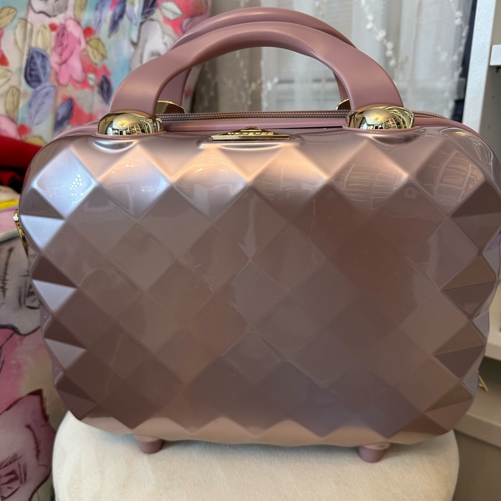 Makeup suitcase pink
